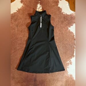 Amazon black and white athletic dress 
size small
No shorts under!​